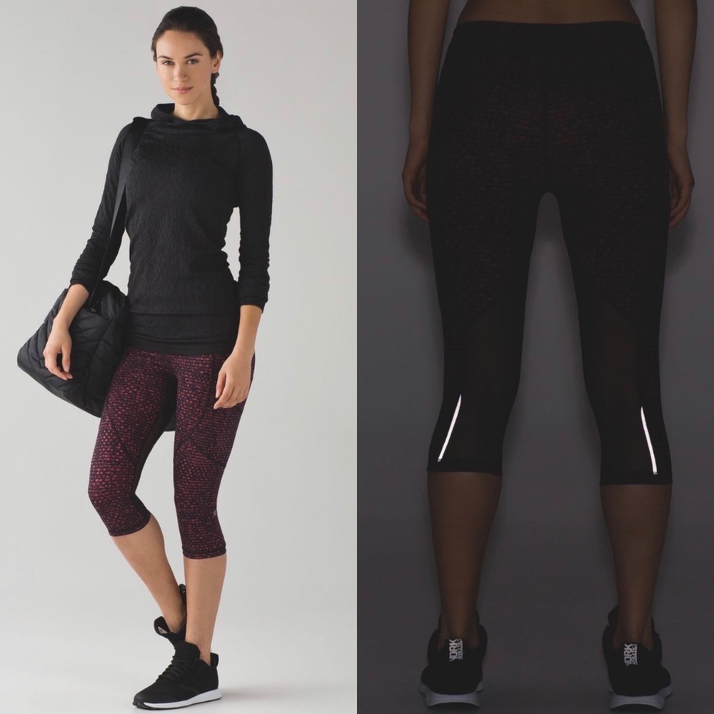 Lululemon Outrun 17" Crop
Shatter Weave Dust Coral Plum / Black size 4